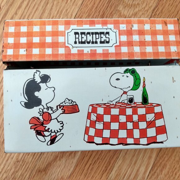 Vintage 60s Snoopy Recipe Box Peanuts Gang Charlie Brown Tin Metal - Picture 12 of 16